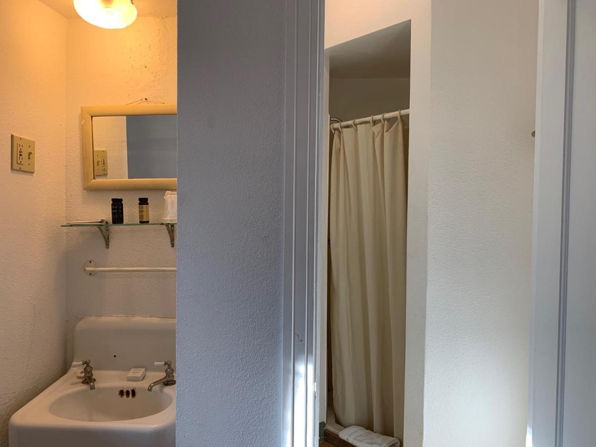 אינדפנדנס Winnedumah Hotel מראה חיצוני תמונה